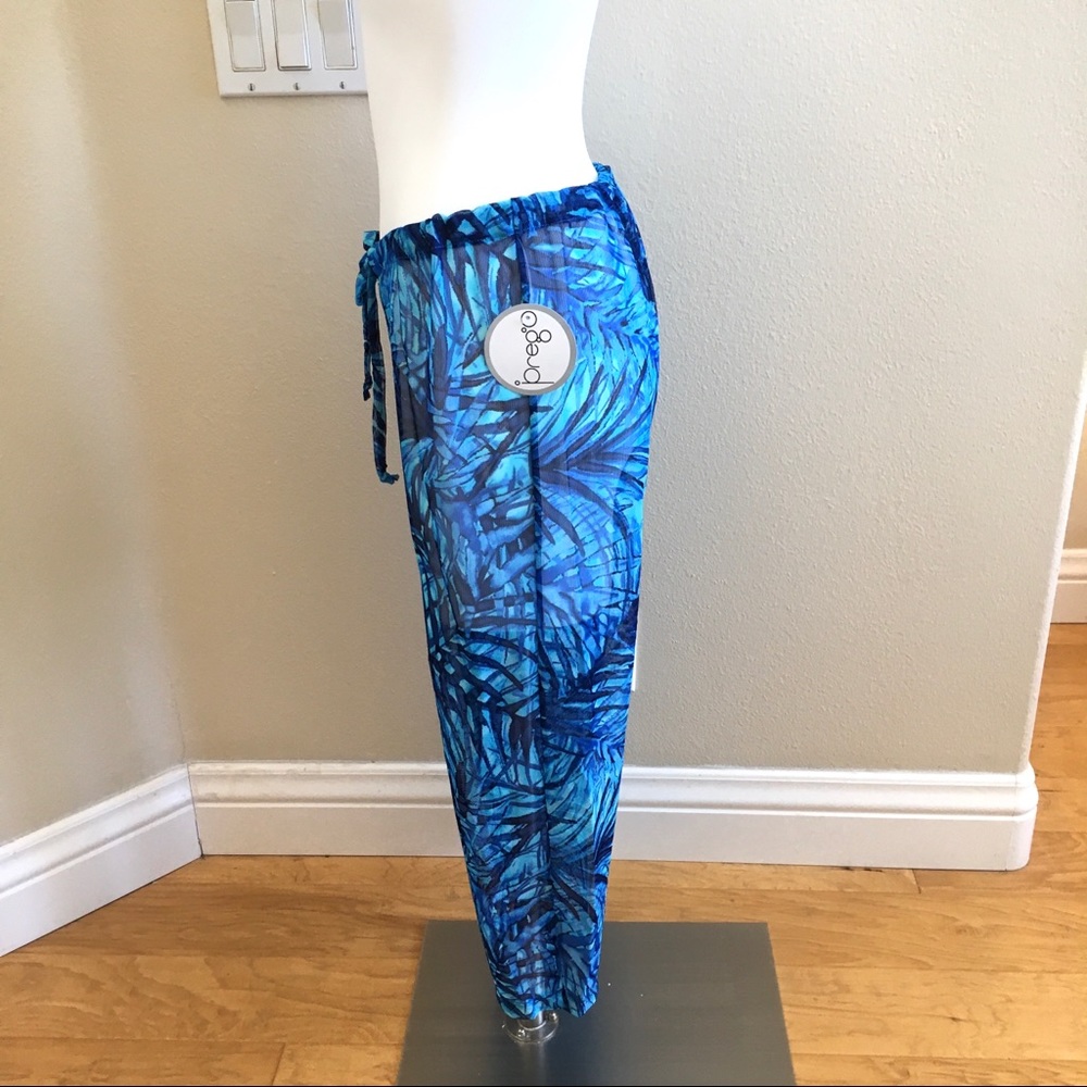 Maternity print cover up capris medium
